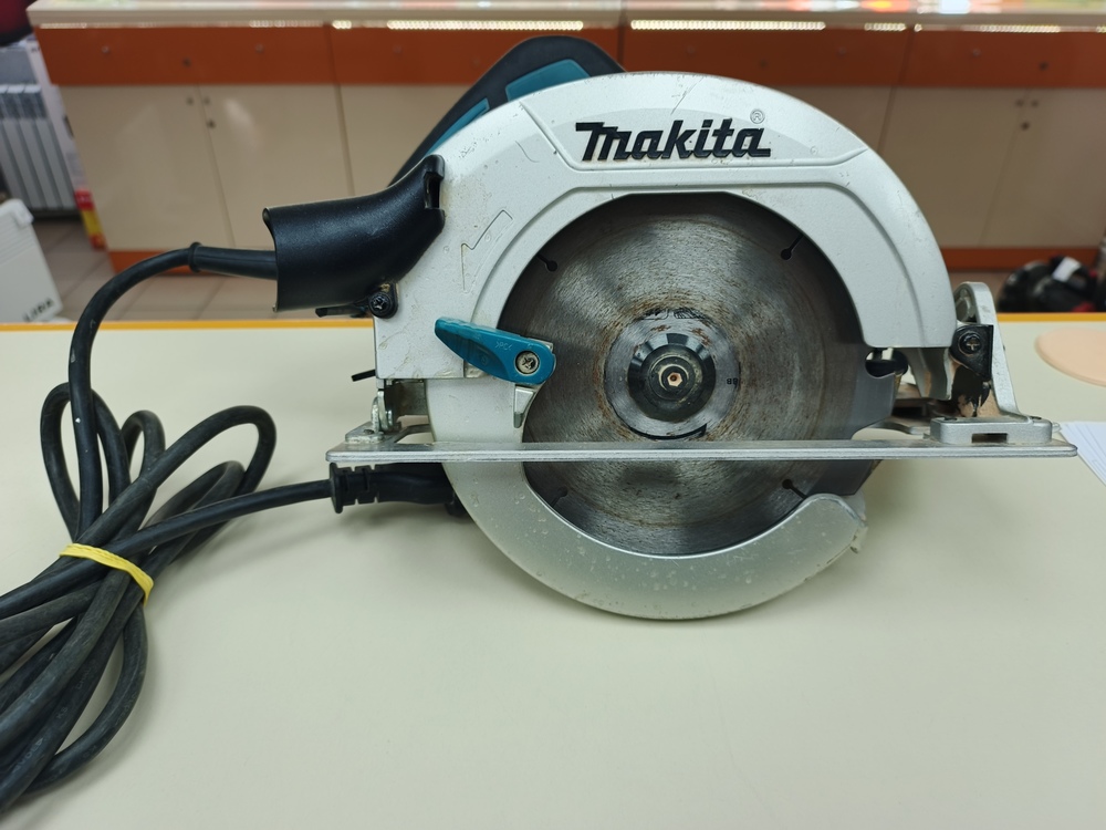 Дисковая пила Makita HS7600;