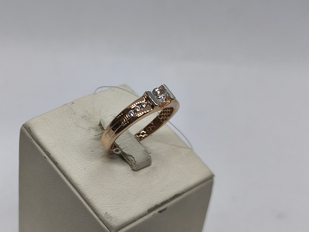 КОЛЬЦО С КАМНЯМИ (Au 585)