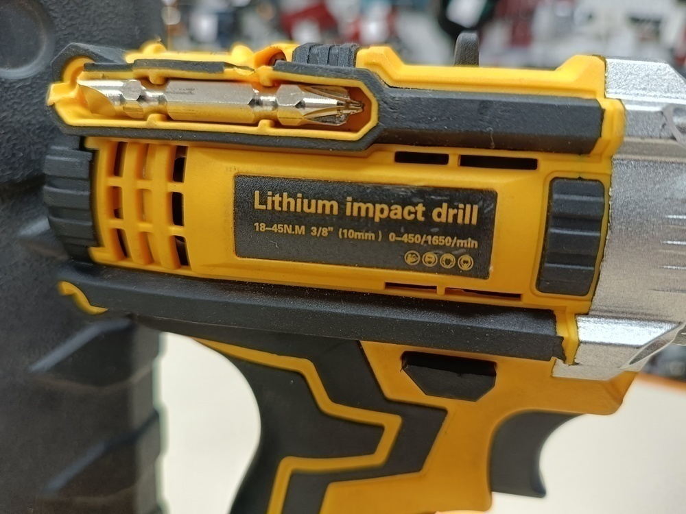 Шуруповерт Dewalt 18V