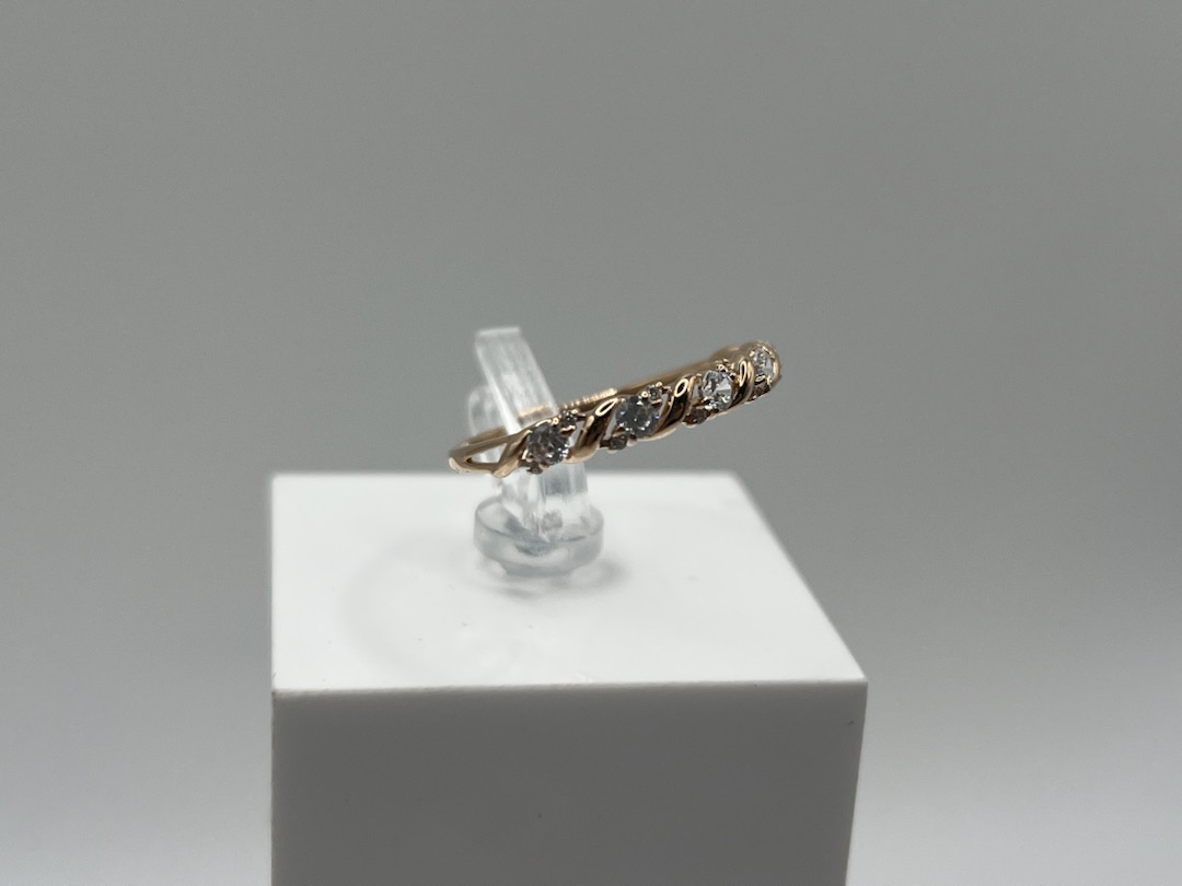 КОЛКМИ585 КОЛЬЦО С КАМНЯМИ (Au 585)