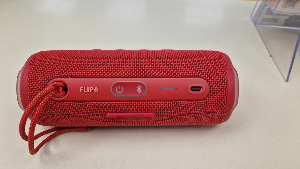 Портативная акустика JBL Flip 6;