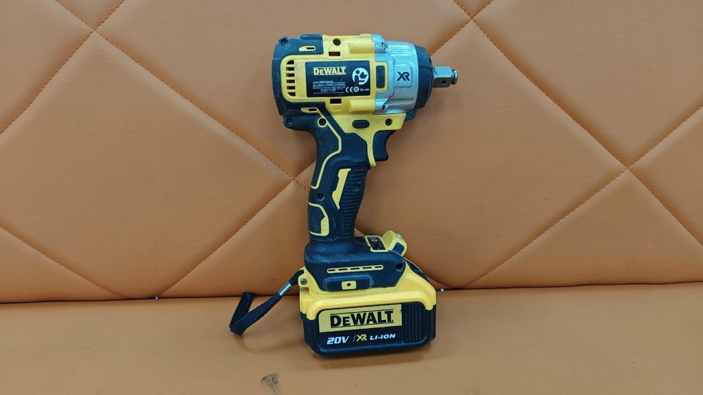 Гайковерт Dewalt DCF880N