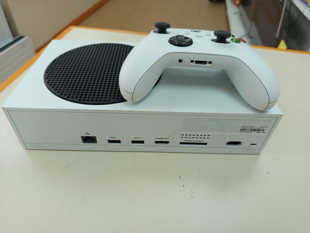Игровая приставка Xbox Series S 512Gb SSD Игровая приставка Xbox Series S 512Gb SSD