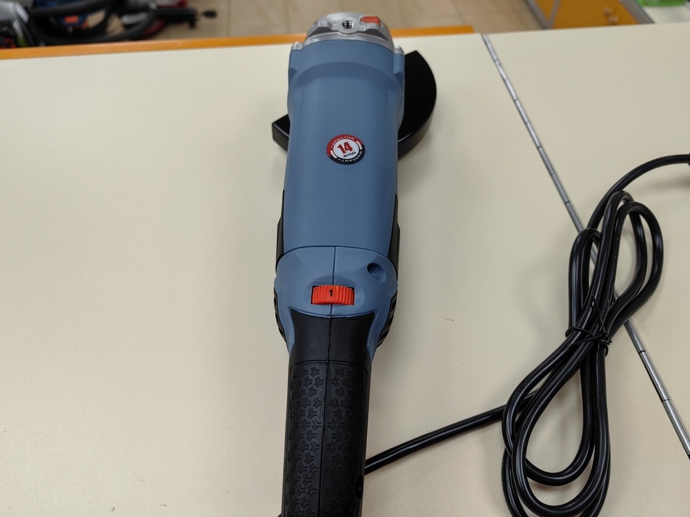 Угловая шлифмашина Электроприбор УШМ-125/1000Е