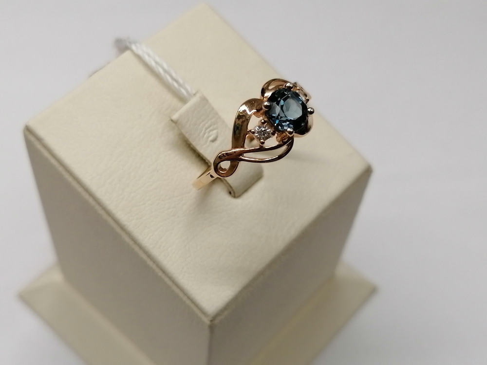 КОЛЬЦО С КАМНЯМИ (Au 585)