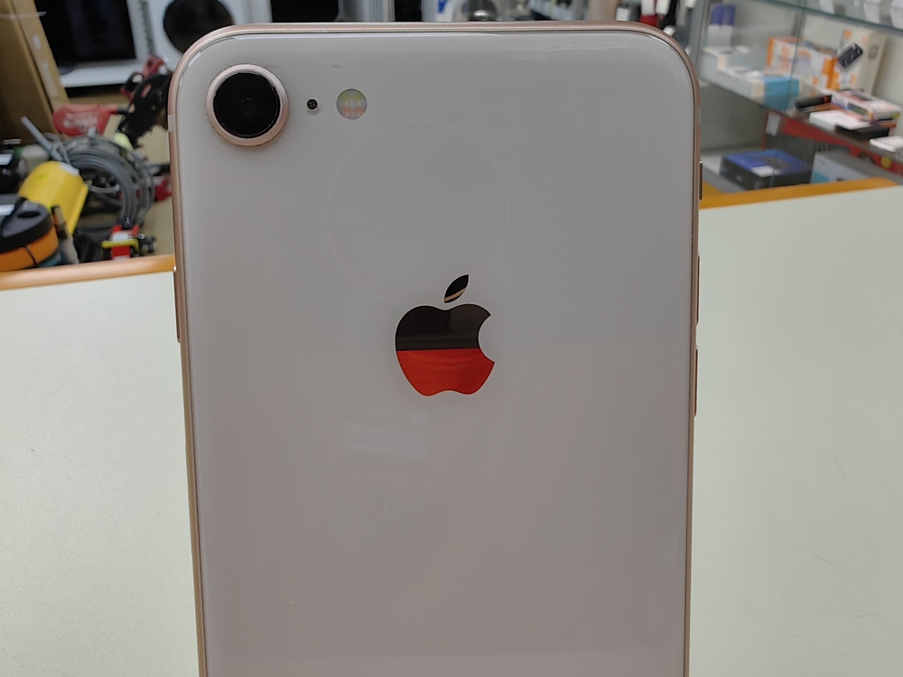 Смартфон Apple iPhone 8 64Gb
