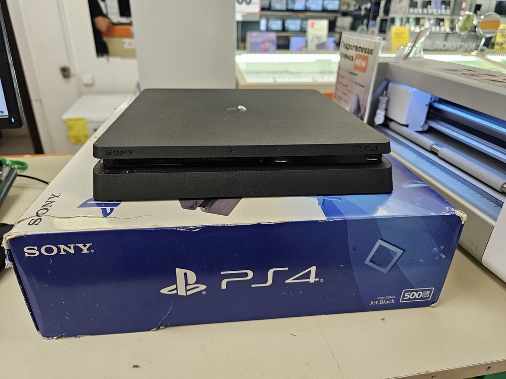 Игровая приставка PlayStation 4 Slim 500GB Игровая приставка PlayStation 4 Slim 500GB