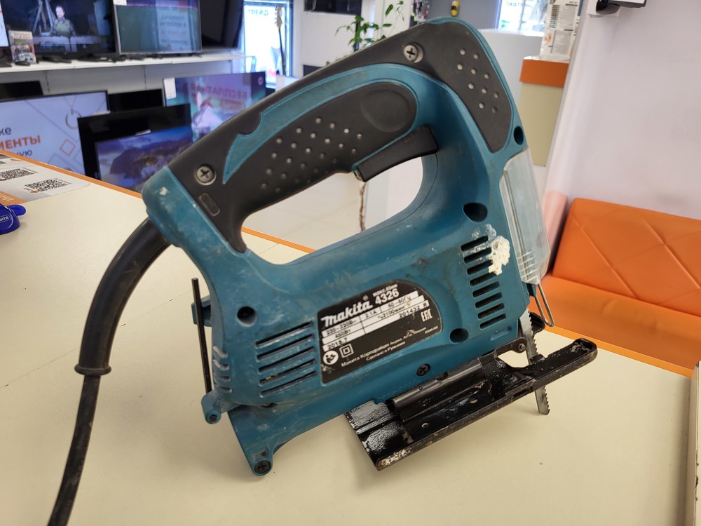Лобзик Makita 4326;