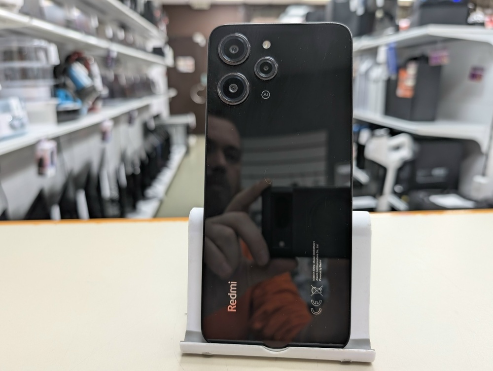 Смартфон Xiaomi Redmi 12 4/128