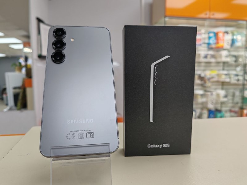 Смартфон Samsung Galaxy S25 12/128