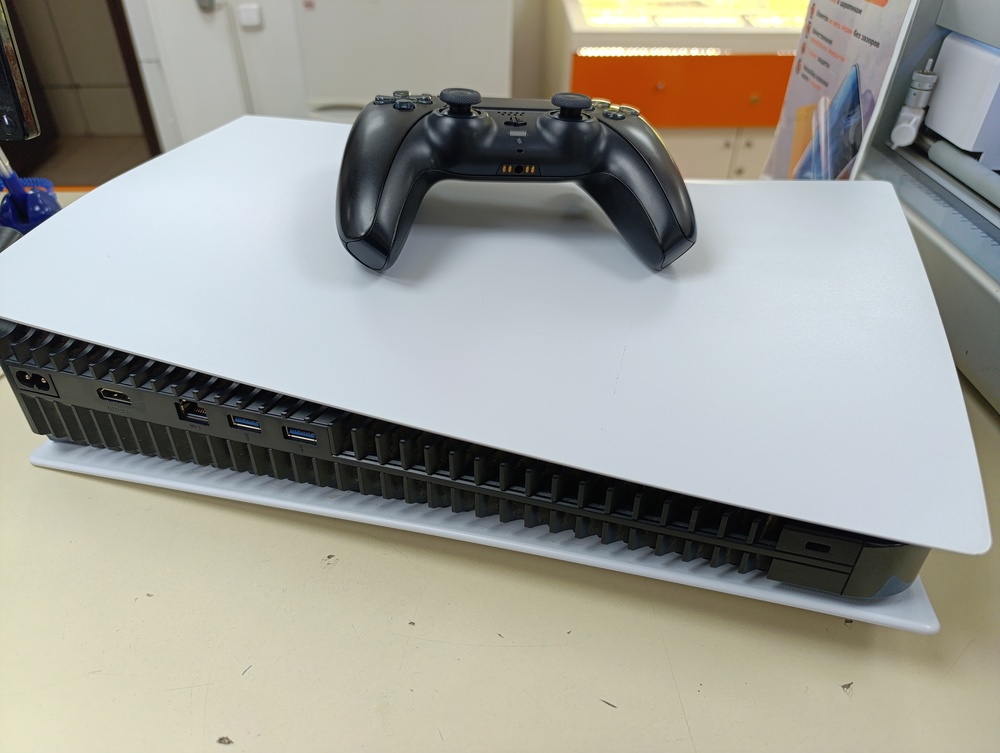 Игровая приставка PlayStation 5 825Gb (С дисководом) Игровая приставка PlayStation 5 825Gb (С дисководом)