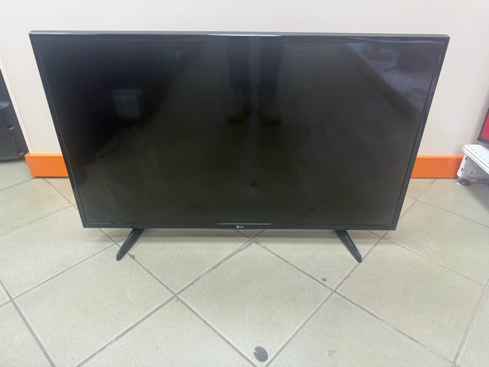 LED Телевизор LG 43LH570V