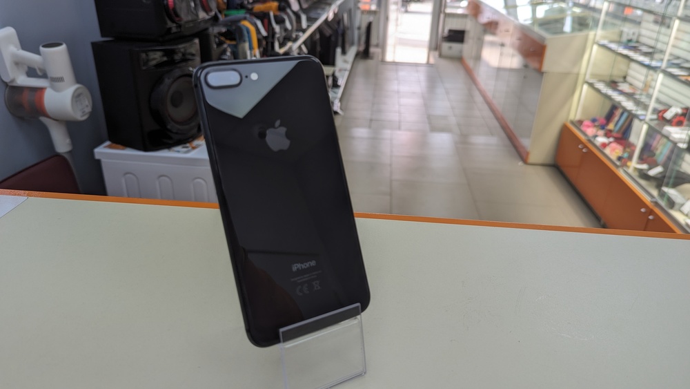 Смартфон Apple iPhone 8 Plus 64Gb