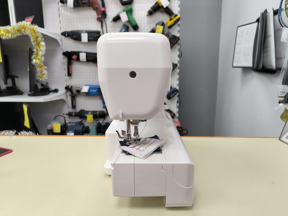 Швейная машина Leader Noir