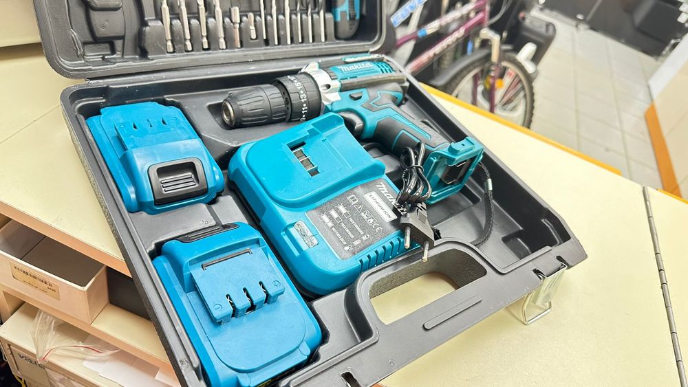 Шуруповерт Makita 123.