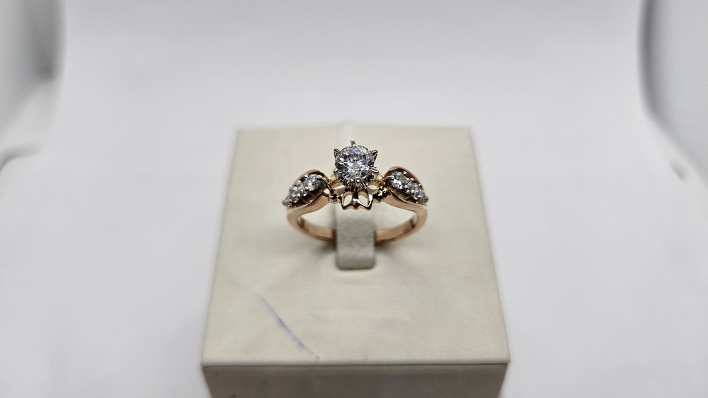 КОЛКМИ585 КОЛЬЦО С КАМНЯМИ (Au 585)