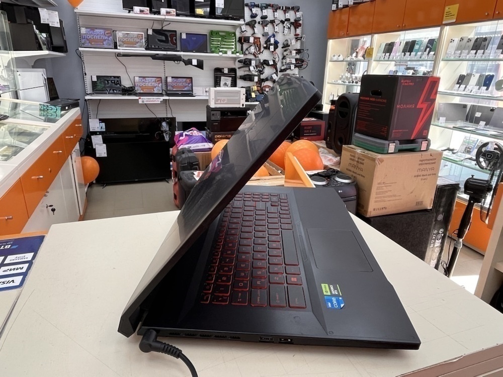 Ноутбук MSI Katana 17; Core I5-12450H, GeForce RTX 3050, 32 Гб, 512 GB, Нет