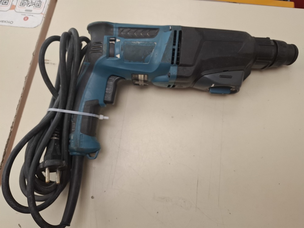 Перфоратор Makita HR2610