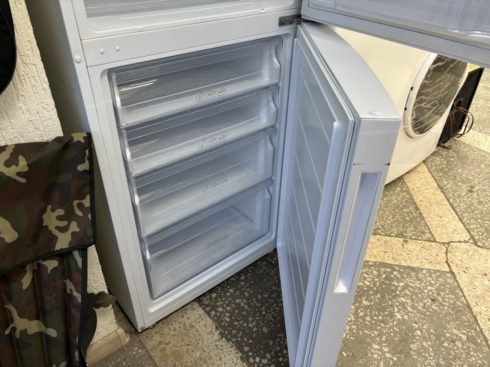 Холодильник Haier C2F637CFMV