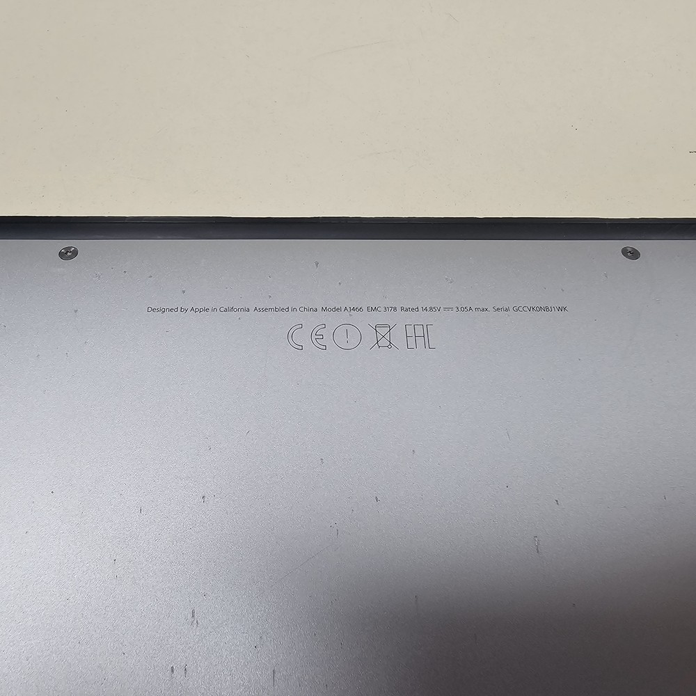 Ноутбук Apple MacBookAir i5-13 дюймов(2017) A1466