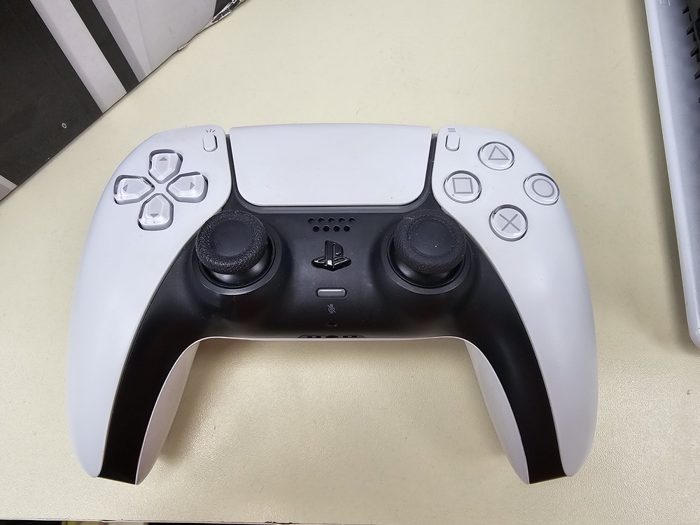 Игровая приставка PlayStation 5 825Gb (С дисководом)