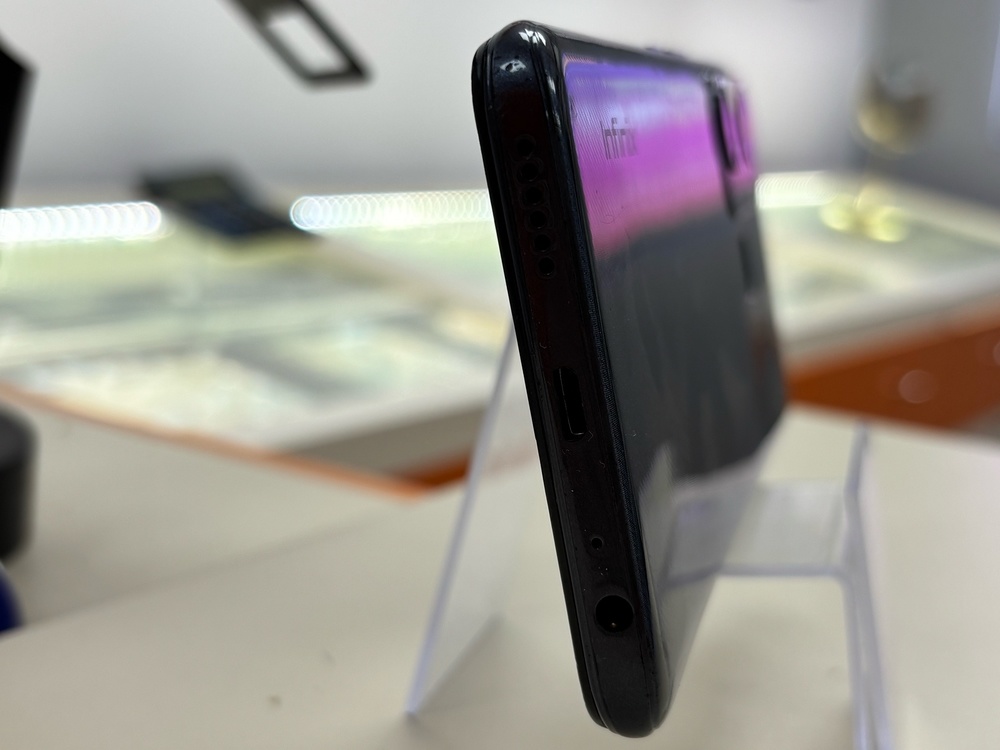 Смартфон Infinix HOT 20i 4/128