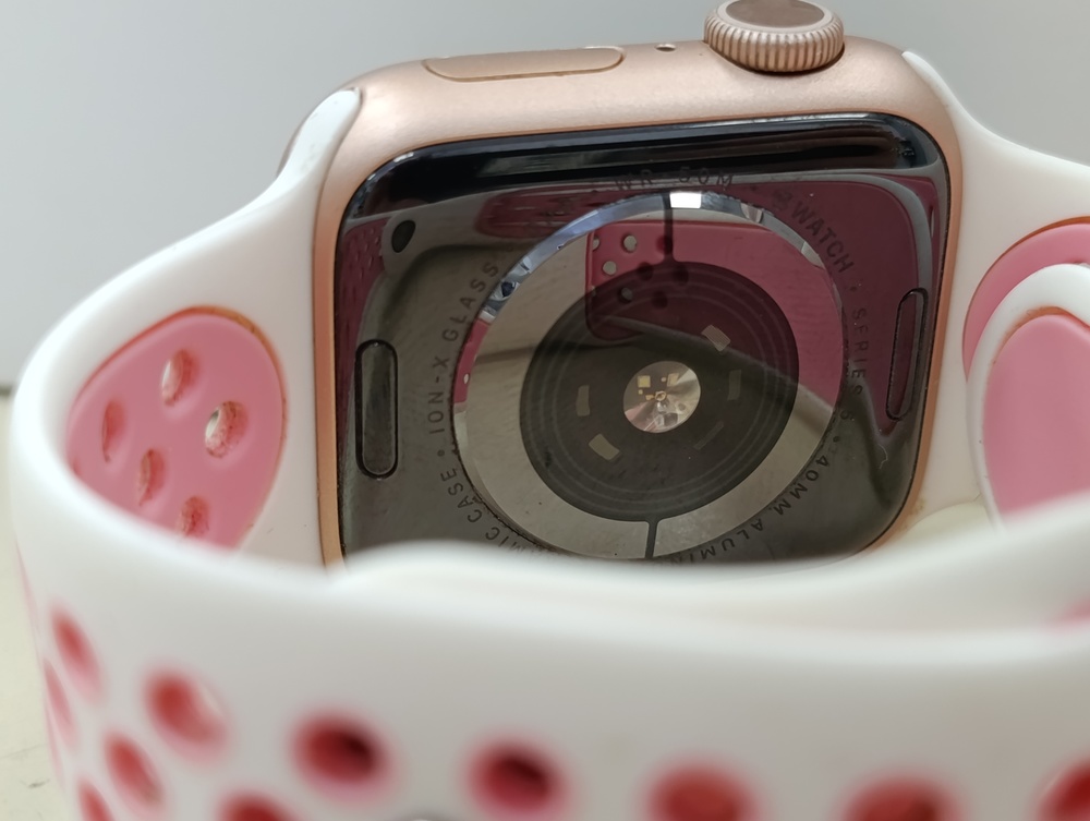 Смарт-часы Apple Watch Series 5 40 мм