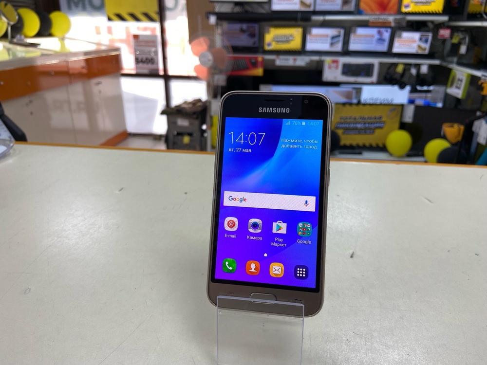 Смартфон Samsung Galaxy J1 2016 1/8