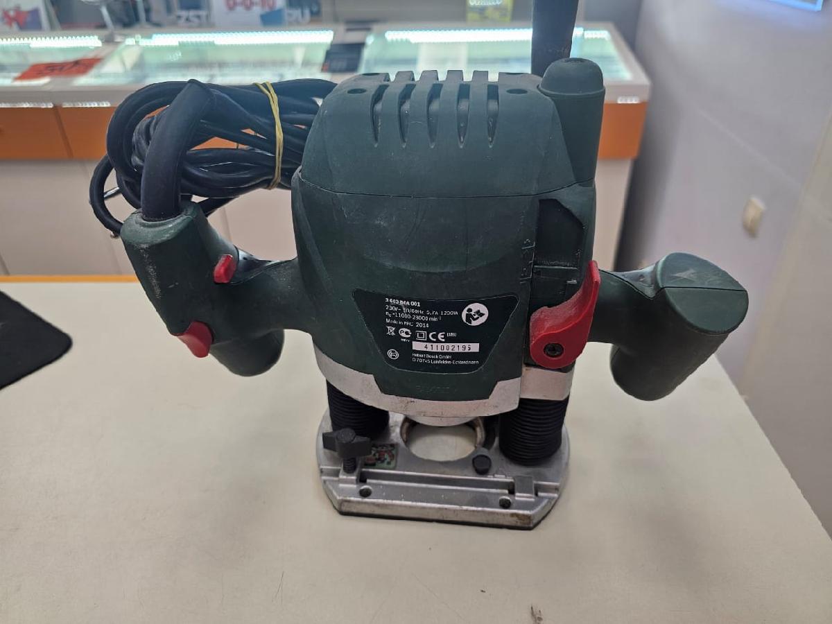 Фрезер Bosch POF 1200AE