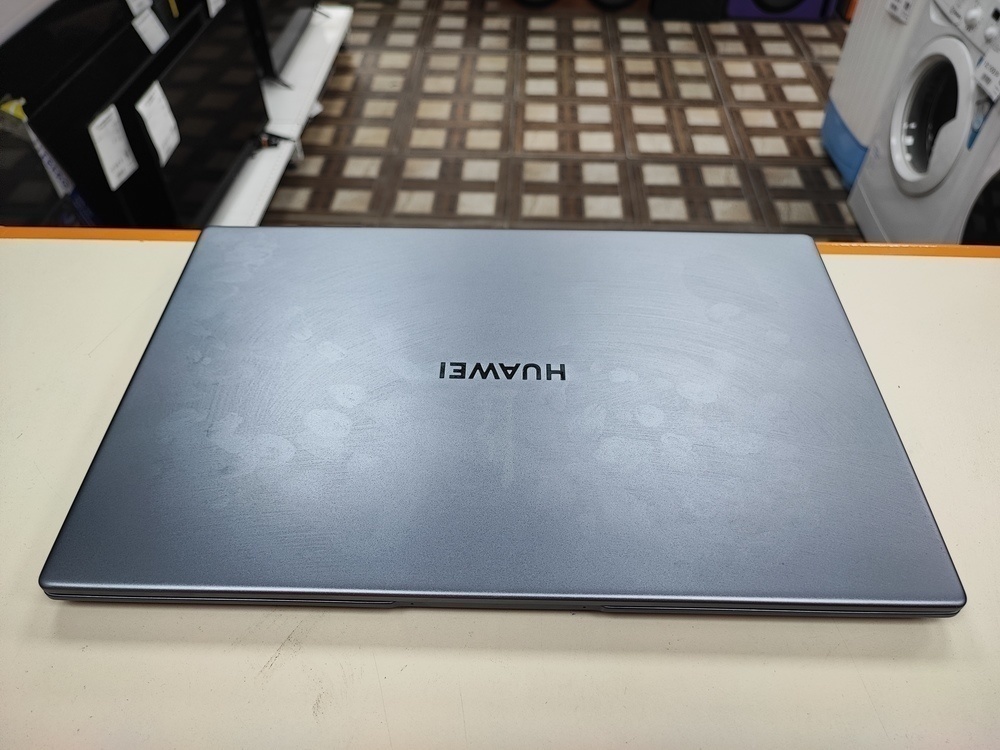 Ноутбук Huawei; Ryzen 5 3500U, Intel UHD Graphics, 8 Гб, 250 Гб, Нет