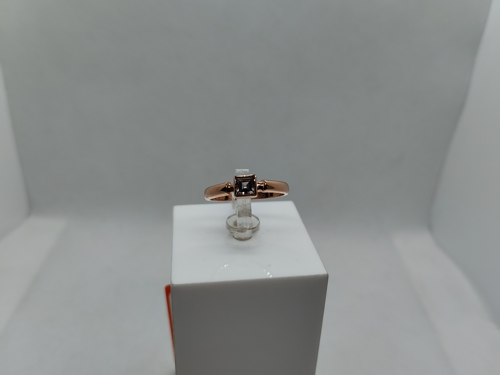 КОЛКМ585 КОЛЬЦО С КАМНЕМ (Au 585)