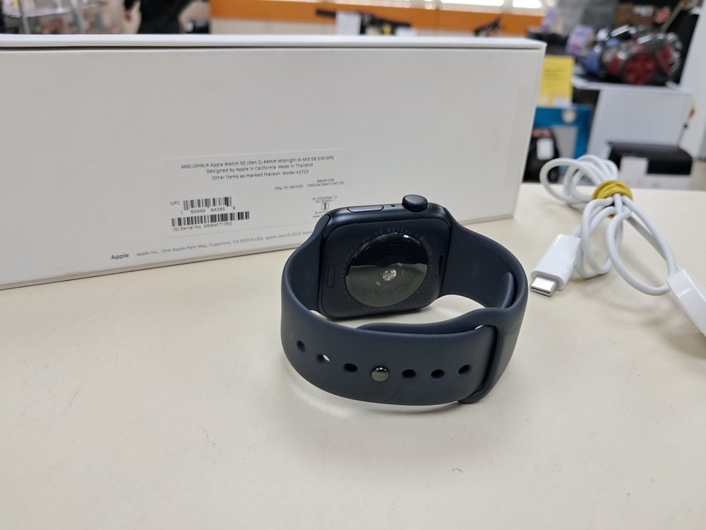 Смарт-часы Apple Watch SE 2022 44mm