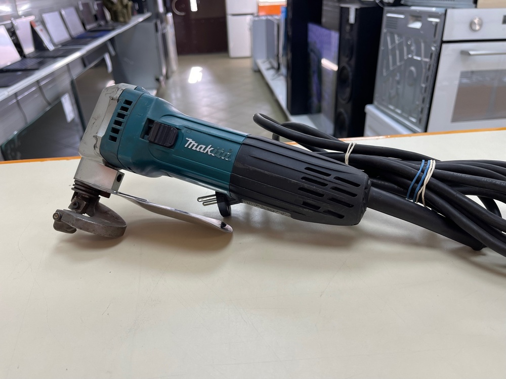 Электроножницы Makita JS1602