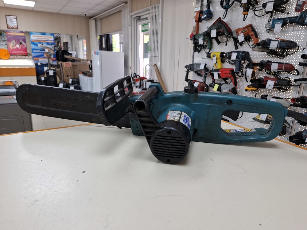 Электропила Makita UC3510A