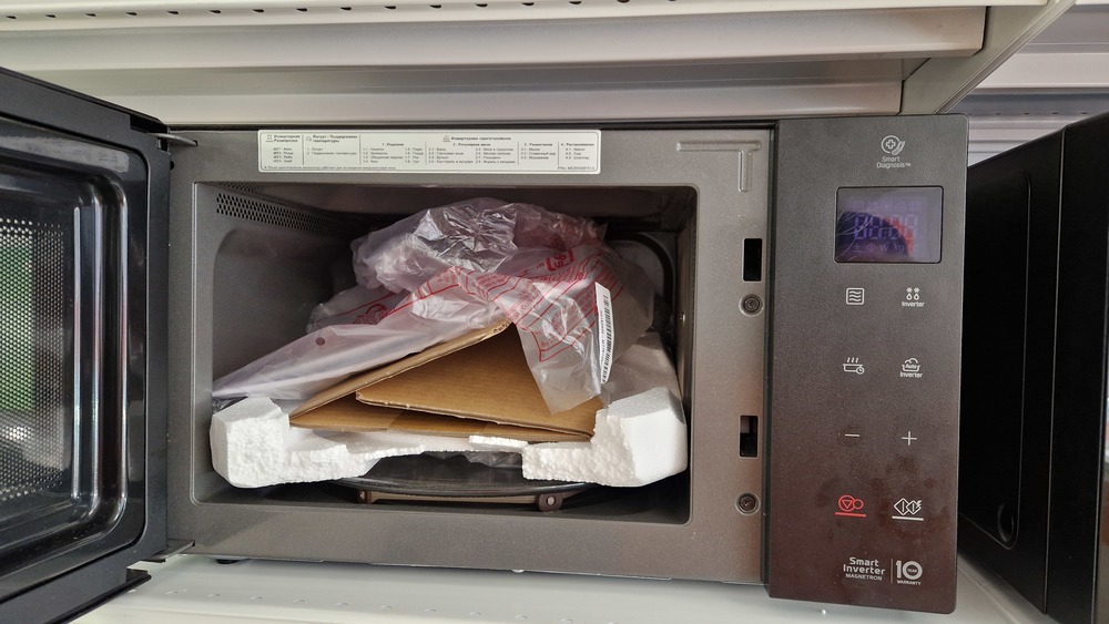 Микроволновая печь LG MS2535GIS