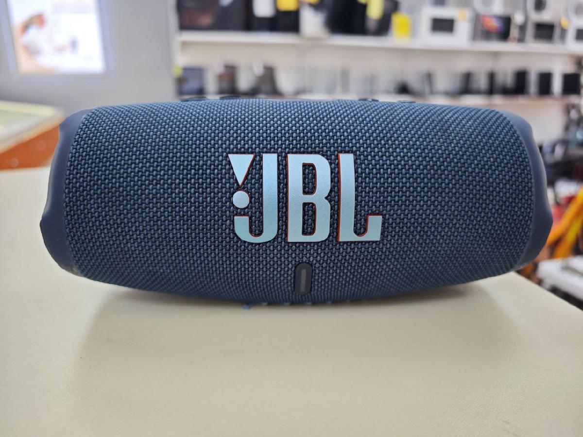 Портативная акустика JBL Charge 5