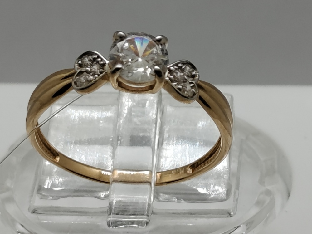 КОЛЬЦО С КАМНЯМИ (Au 585)