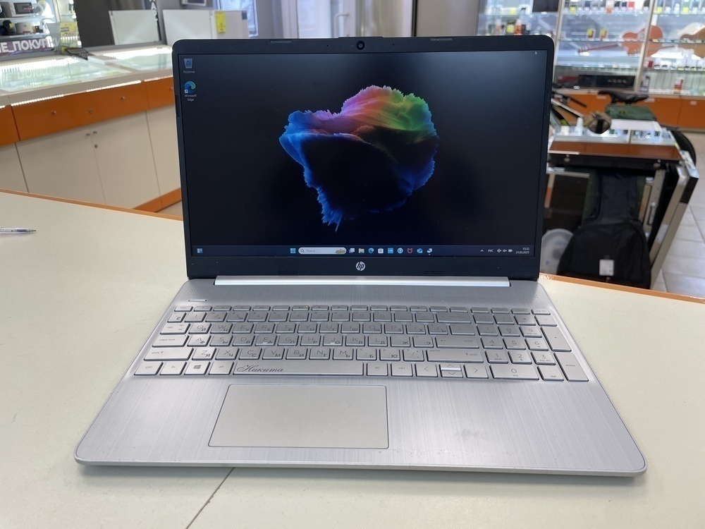 Ноутбук HP Laptop-H4RJRDQB; Core i5-1135G7, Iris(R) Xe Graphics, 8 Гб, 256 Гб, Нет