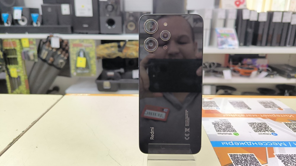 Смартфон Xiaomi Redmi 12 4/128