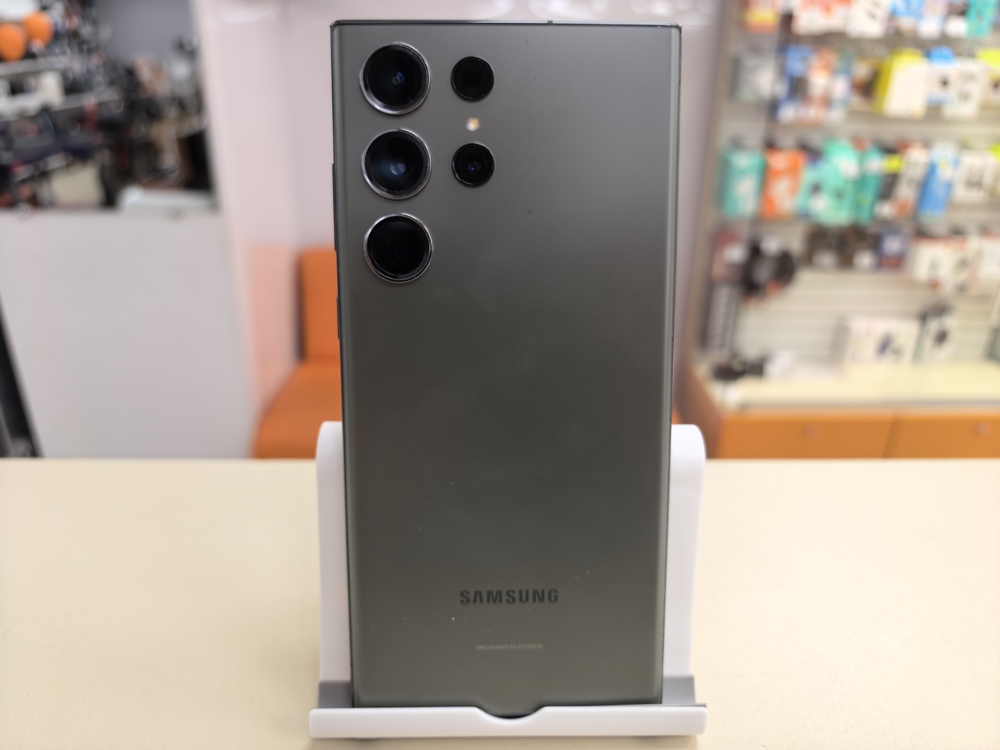 Смартфон Samsung Galaxy S23 Ultra 256Gb