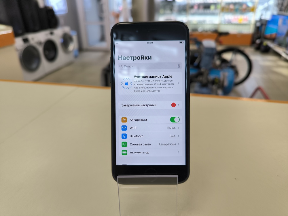 Смартфон Apple iPhone SE 2020 64Gb