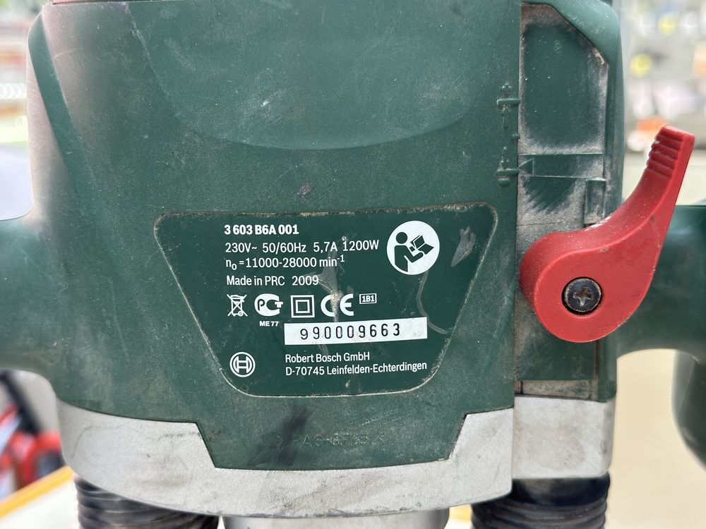Фрезер Bosch POF 1200AE