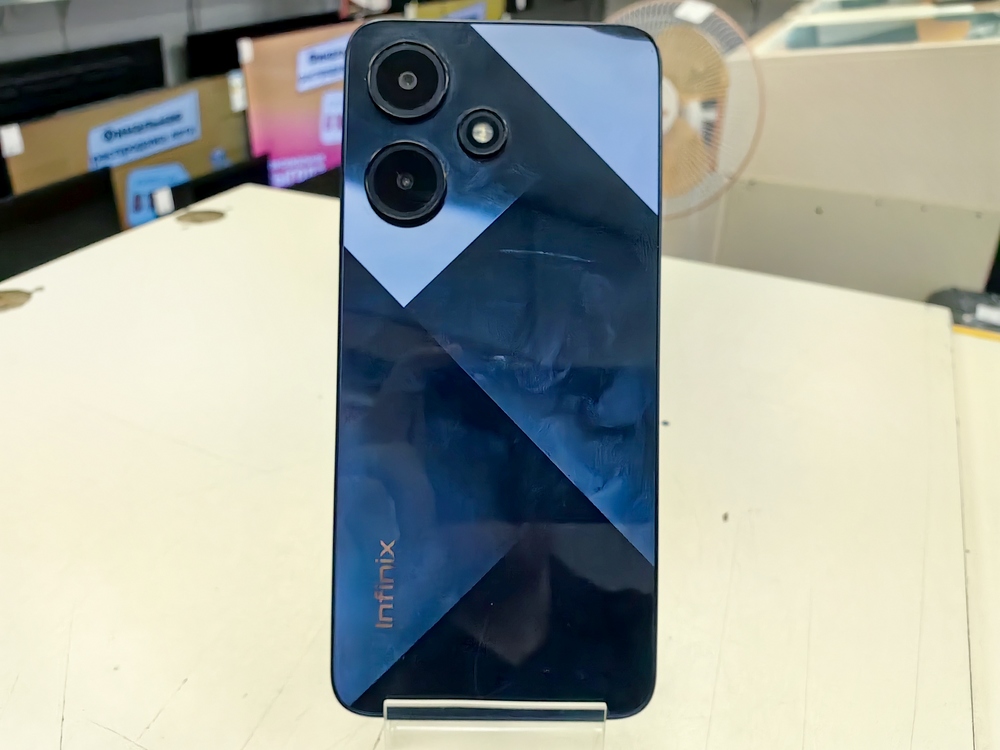 Смартфон Infinix HOT 30i 4/64