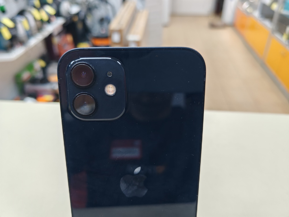 Смартфон Apple iPhone 12 64Gb