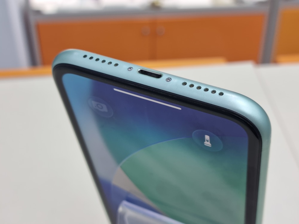 Смартфон Apple iPhone 11 64Gb