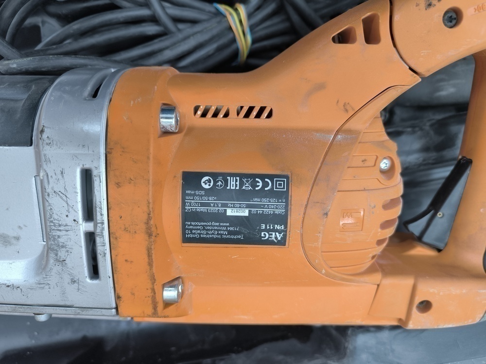 Перфоратор AEG PN11E;