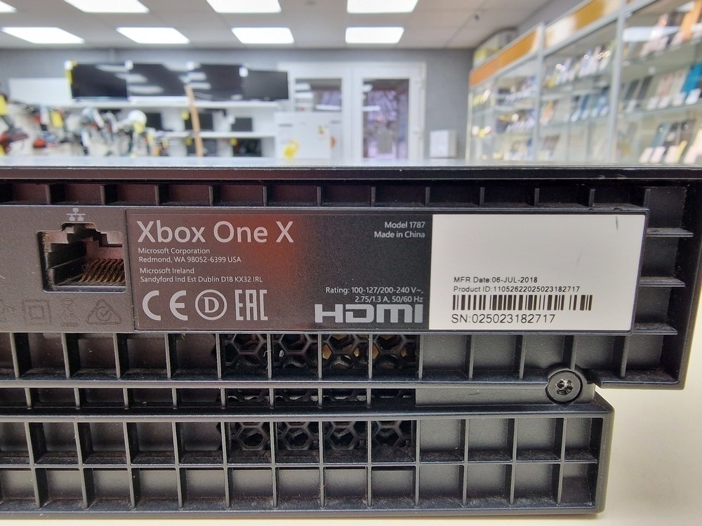 Игровая приставка Xbox One X 1Tb