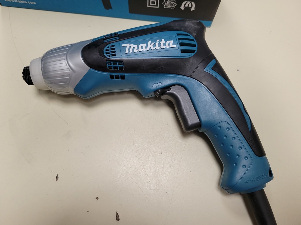 Шуруповерт Makita TD0100