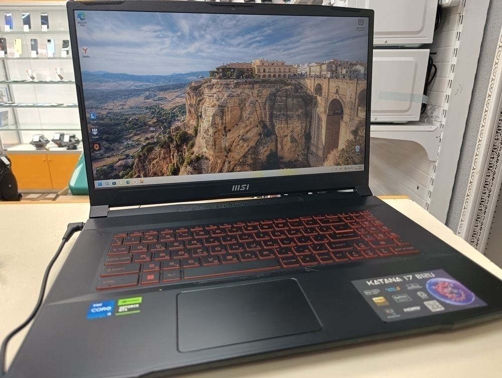 Ноутбук MSI Katana 17 b12u; Core I5-12450H, GeForce RTX 2050, 8 Гб, 256 Гб, Нет
