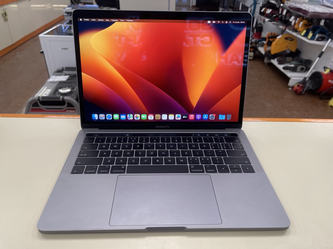 Ноутбук Apple MacBook Pro 13 A1706